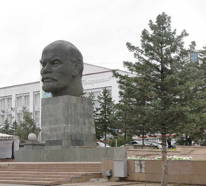 Самая большая в мире голова Ильича Фото: Александр МИЛКУС