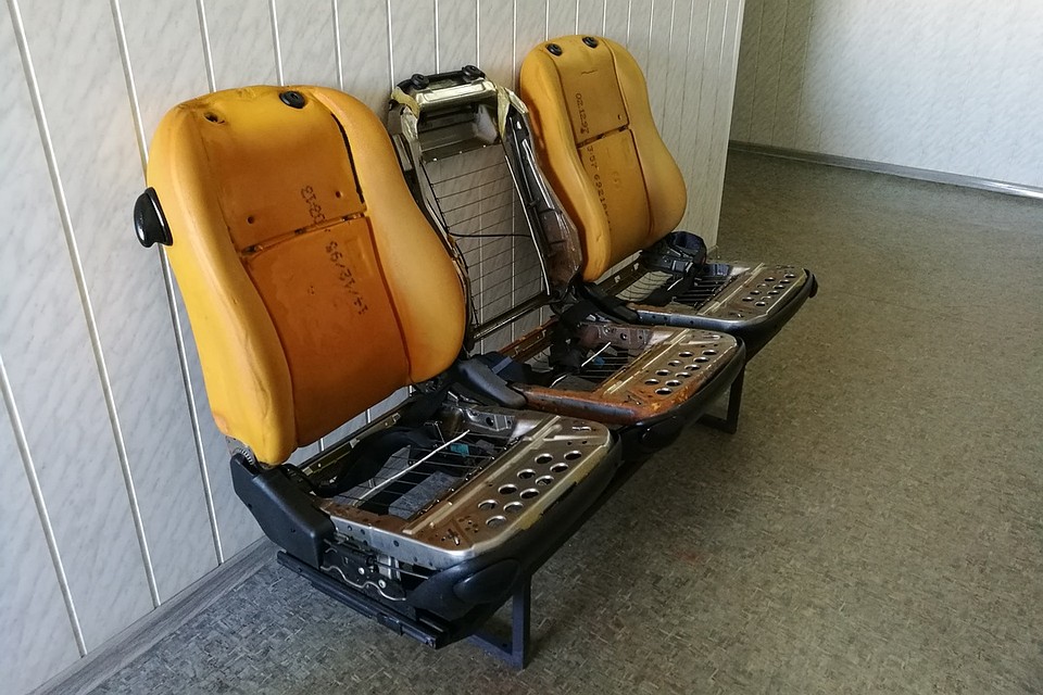 Одним словом, хотите ездить с комфортом, порисоваться перед друзьями и, главное, выдать потом машину за новую, заказывайте чехлы.