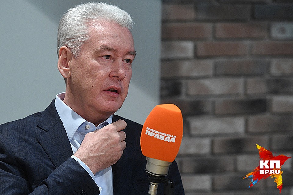 Сергей Собянин: "Мы точно не собираемся ни в какие другие округа перевозить людей. Переселять будем только в том районе, где человек проживает." Фото: Михаил ФРОЛОВ