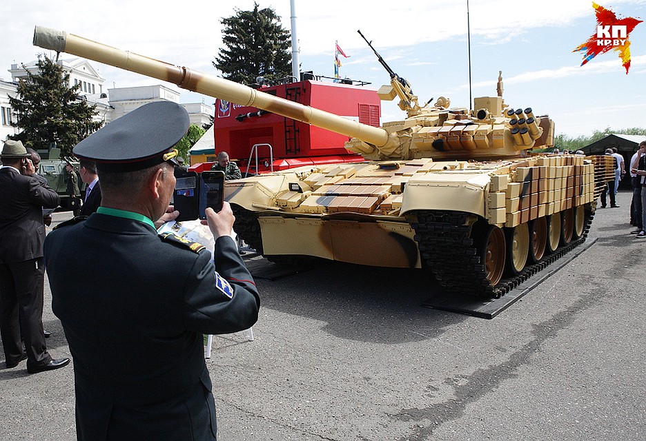 Модернизированный танк T-72БМЭ – почти как новейший Т-90. Фото: Святослав ЗОРКИЙ