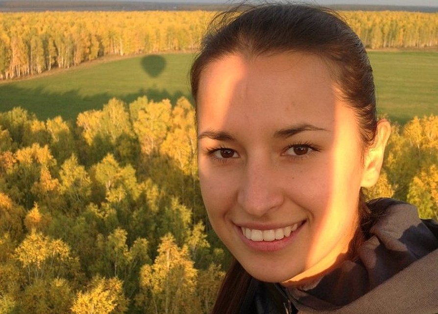 Аксана уложила на пол школьника и стала делать ему непрямой массаж сердца Фото: Личная страница героя публикации в соцсети