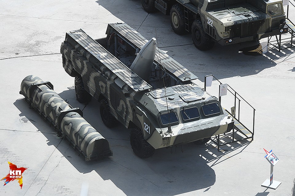 Для динамического показа задействовано более 200 единиц боевой и специальной техники Фото: Михаил ФРОЛОВ