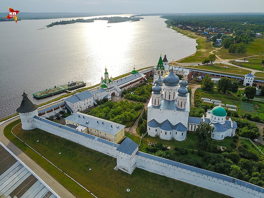 Вид на Макарьев монастырь Фото: Виктор ГУСЕЙНОВ