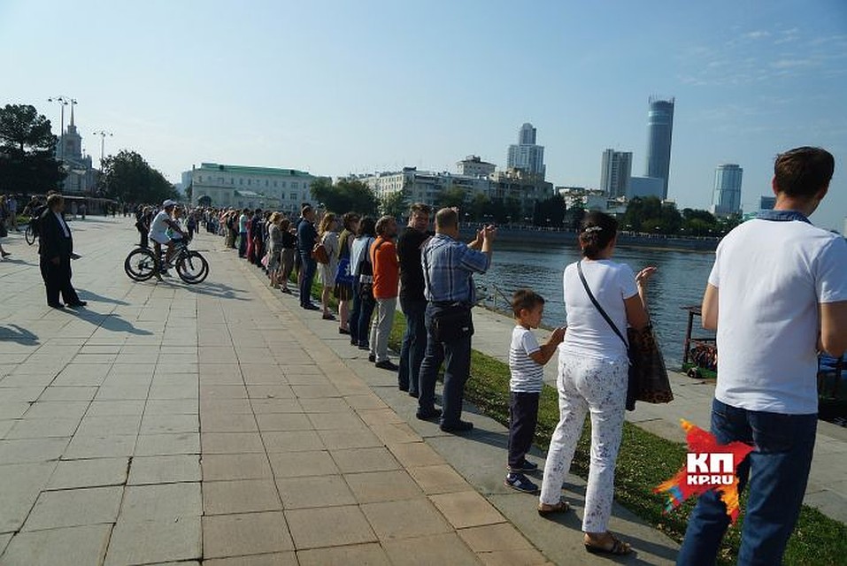 Акция закончилась аплодисментами. Фото: Алексей БУЛАТОВ