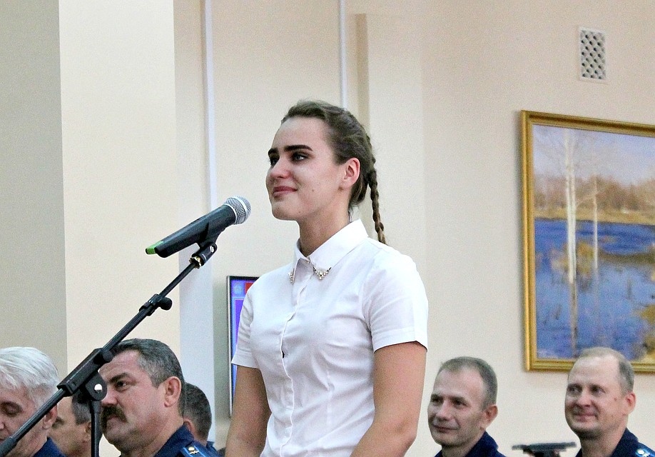 Увидев заветное «рекомендована к зачислению», Анна Титаренко с трудом сдерживала слезы. Фото: Евгения ХИЛЬКО