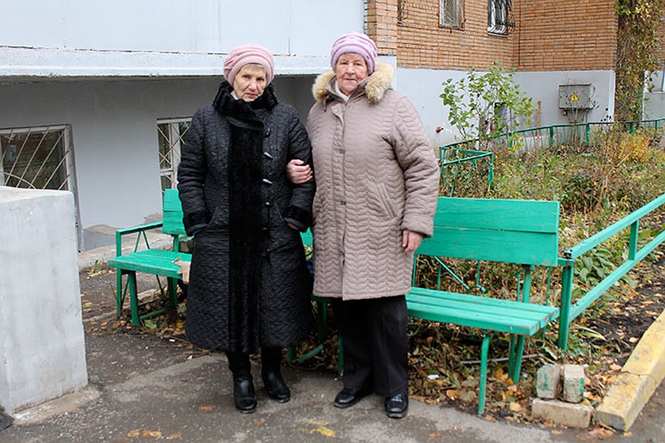 Жители довольны работой персонала УК. Фото: Ольга АФАНАСЬЕВА