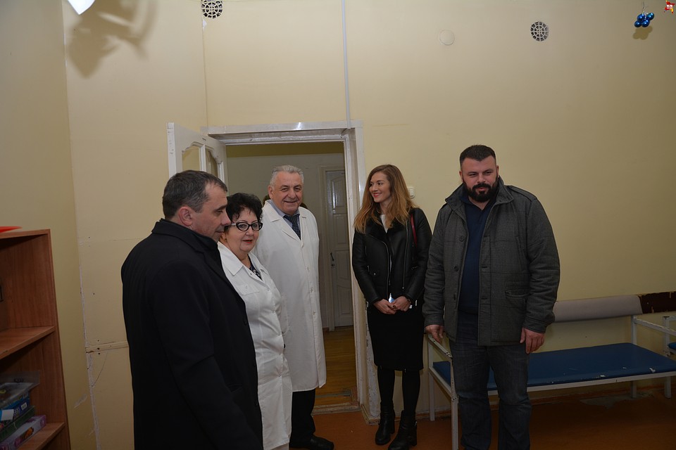 Подарок в отделение привез советник главы региона Сергей Лежнев