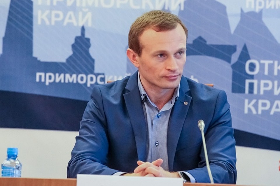 Илья Ковалев после проведенных обысков так и не вернулся в Россию Фото: primorsky.ru