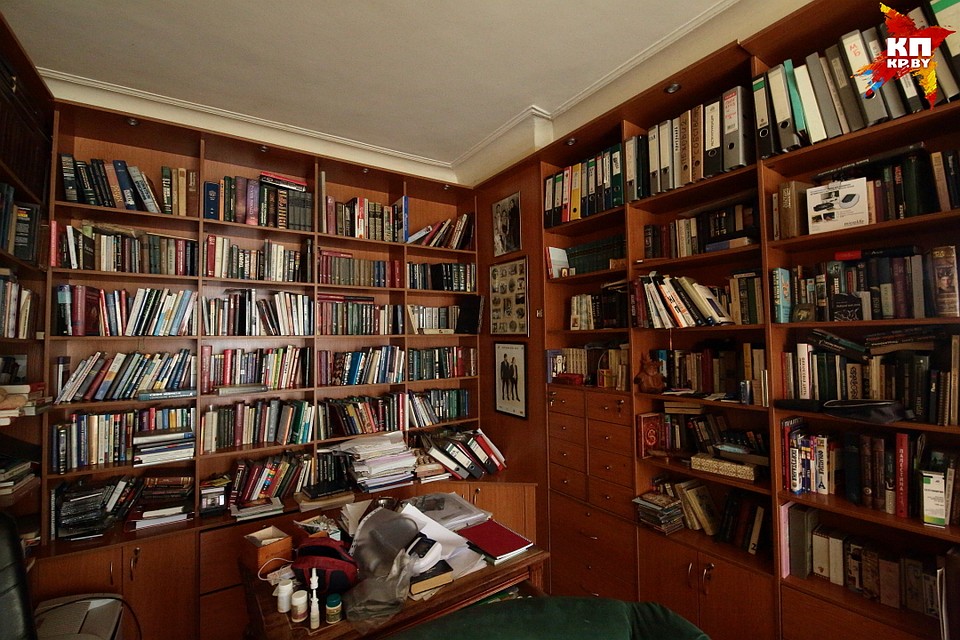 Атмосфера в кабинете Павла Данейко, безусловно, рабочая и творческая. Фото: Святослав ЗОРКИЙ
