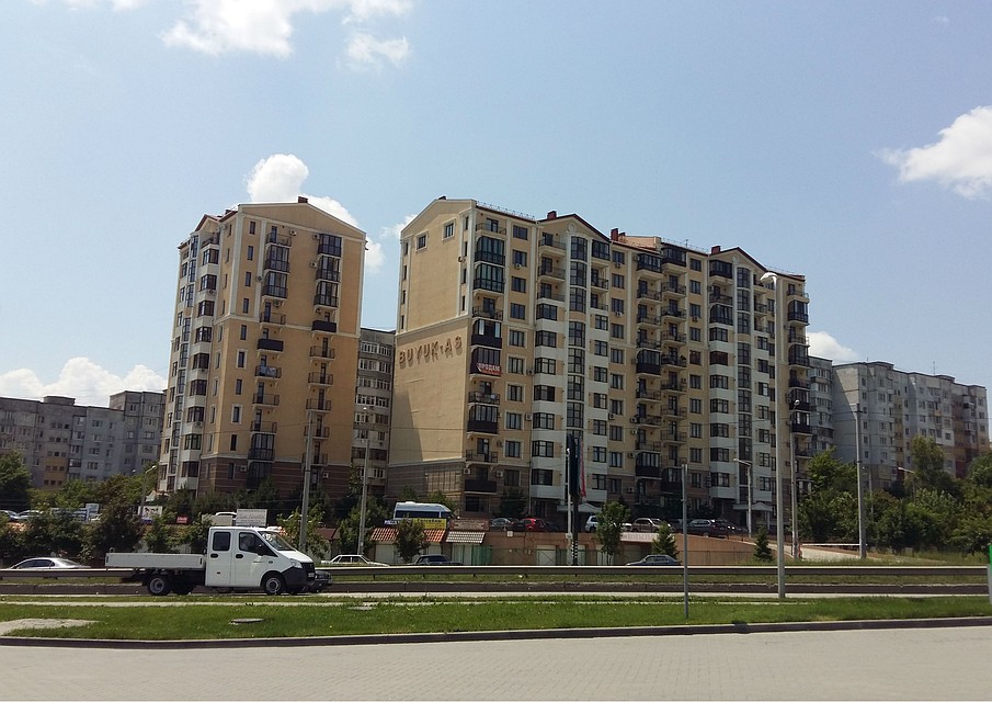 Дороже чем в Крыму снимать "однушку" только в Москве и Сочи. Фото: Анастасия КУРДЮКОВА