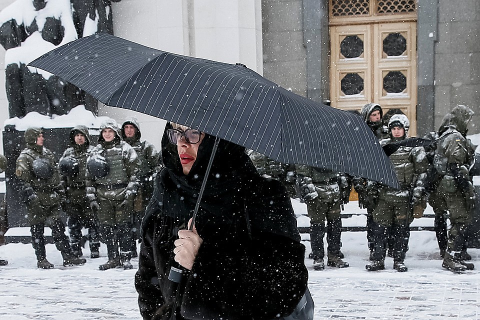 Как раз в эти дни по всей Украине затрещали морозы и запели метели Фото: REUTERS