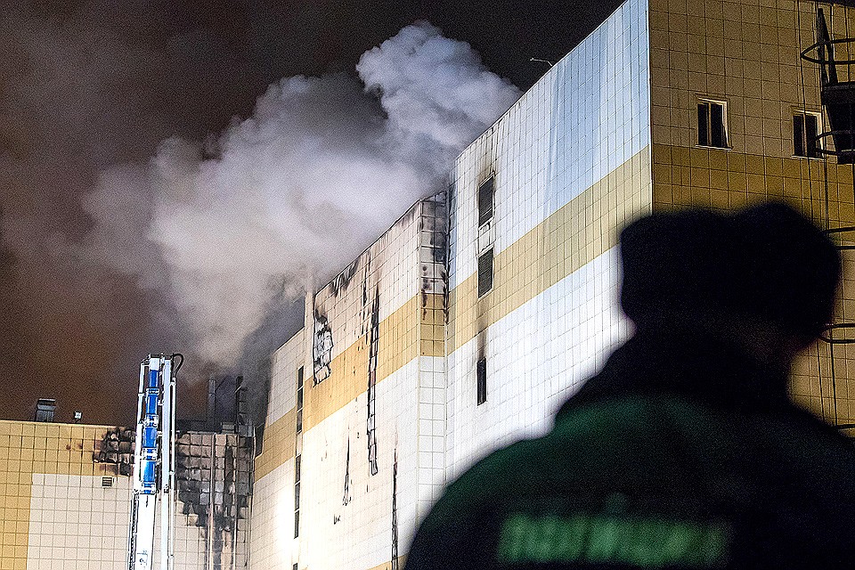 Полицейское оцепление на месте трагедии. ФОТО Данил Айкин/ТАСС
