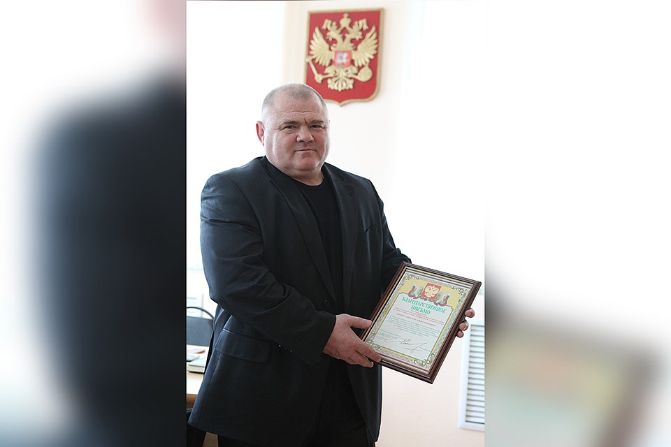Зверева неоднократно отмечали по службе