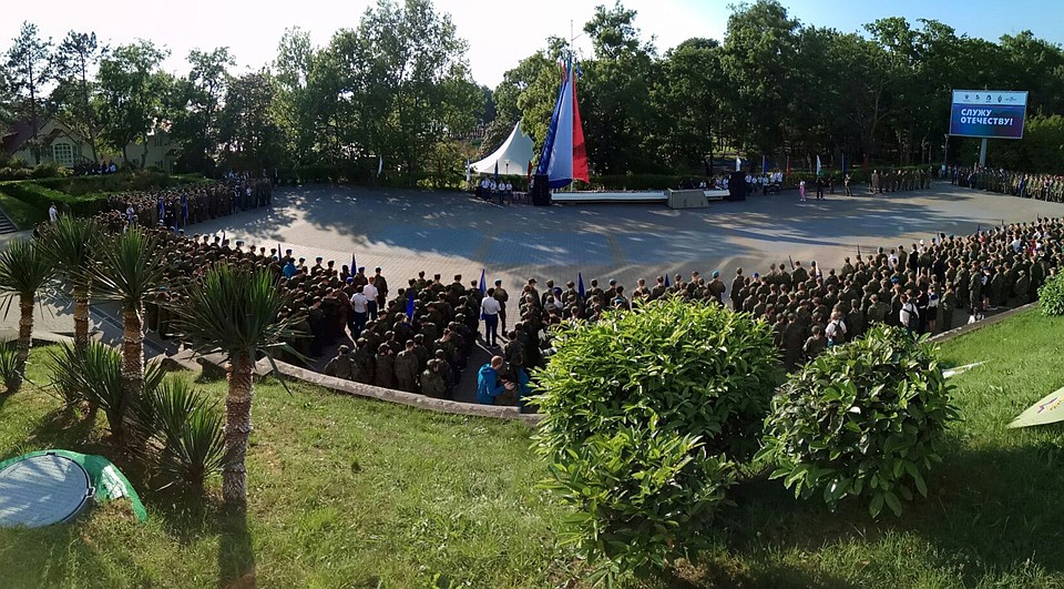 На уникальную смену в "Орленок" приехали более 850 воспитанников военно-патриотических клубов и кадетских корпусов со всей России, Казахстана и Беларуси. Фото: Из личного архива Алексея Чуфырева