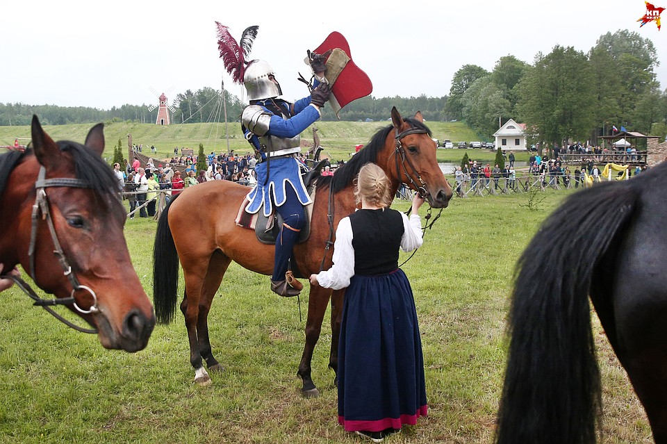 Рыцари померились силой на берегах Сулы. Фото: Павел МАРТИНЧИК