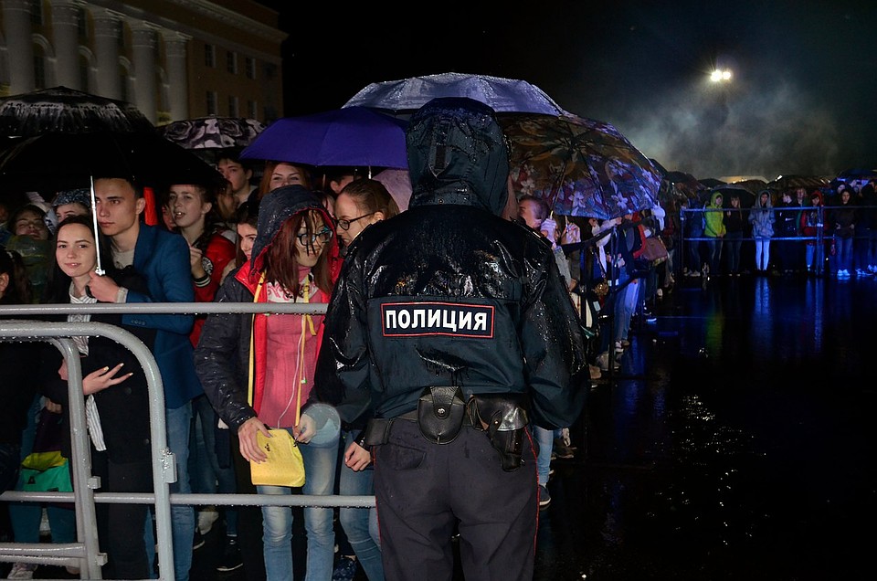 В 2017 году дождь лил несколько часов, подпортив праздник. Фото: Дарья ЧИСТОПРУДОВА