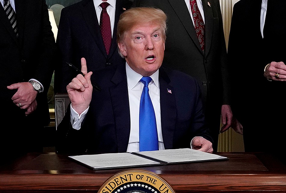 У Трампа очень сильно связаны руки. И он делает не то, что хочет, а то, что должен Фото: REUTERS