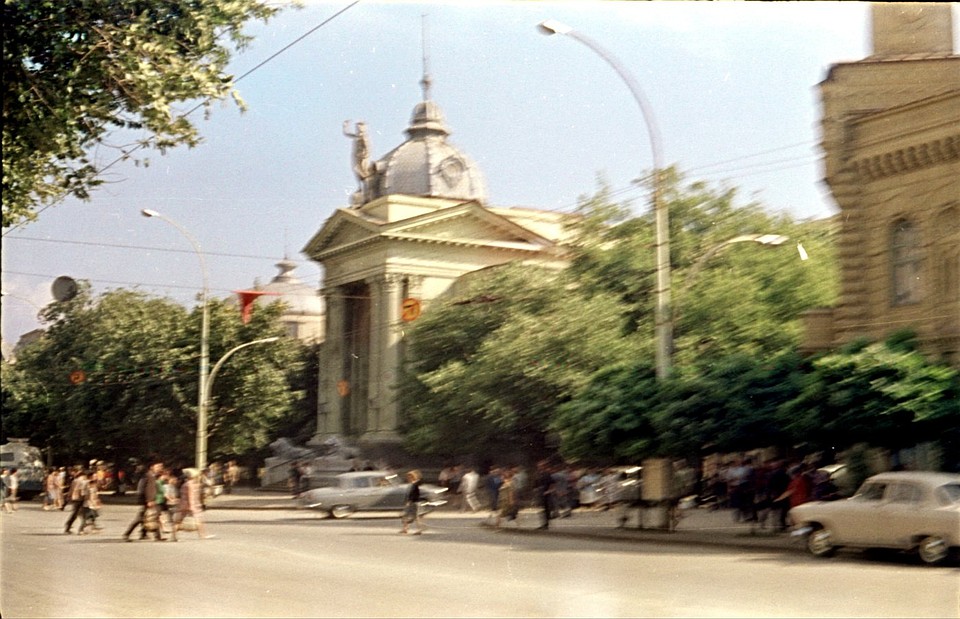 Городской банк. Фото: Виктор Отливанчик