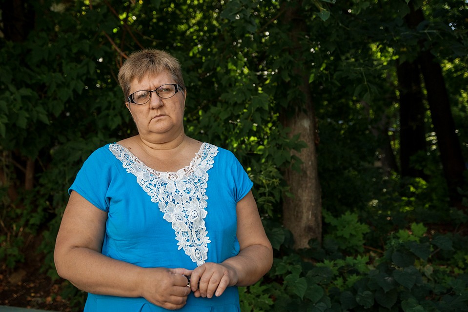 Лариса намерена бороться за то, чтобы тех, кто способствовал гибели ее дочери, нашли и наказали Фото: Светлана МАКОВЕЕВА