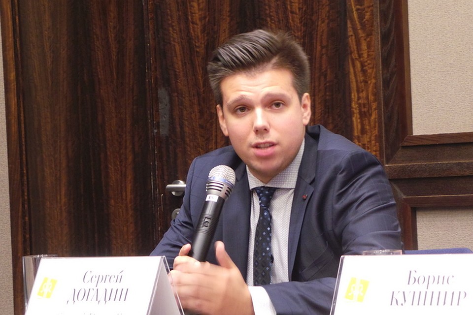 Российский музыкант Сергей Догадин - победитель десяти международных конкурсов - самый молодой член жюри. Фото: Марат МУЛЮКОВ