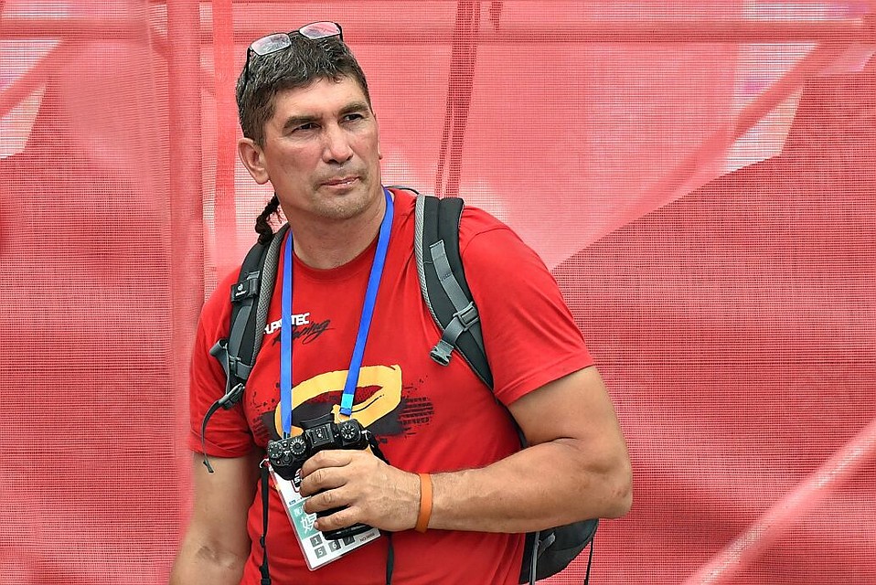 Евгений Шаталов увлекается гонками в экстремальных условиях.