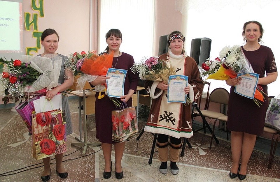 Учитель математики Анастасия Петрова (слева) - победитель муниципального конкурса "Молодой учитель-2018". Фото из архива МАОУ «Подгорнская СОШ»