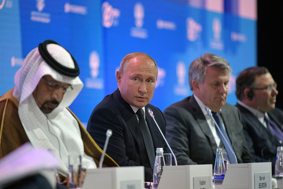 Президент рассказал о приемлемой цене на нефть, проблеме с долларов и деле Скрипалей Фото: REUTERS
