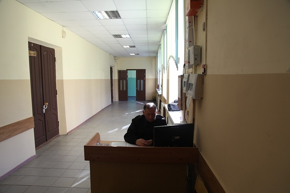 Кардинальных мер по усилению безопасности в школах после теракта в Керчи не приняли. Фото: Станислав ШЕВЧЕНКО