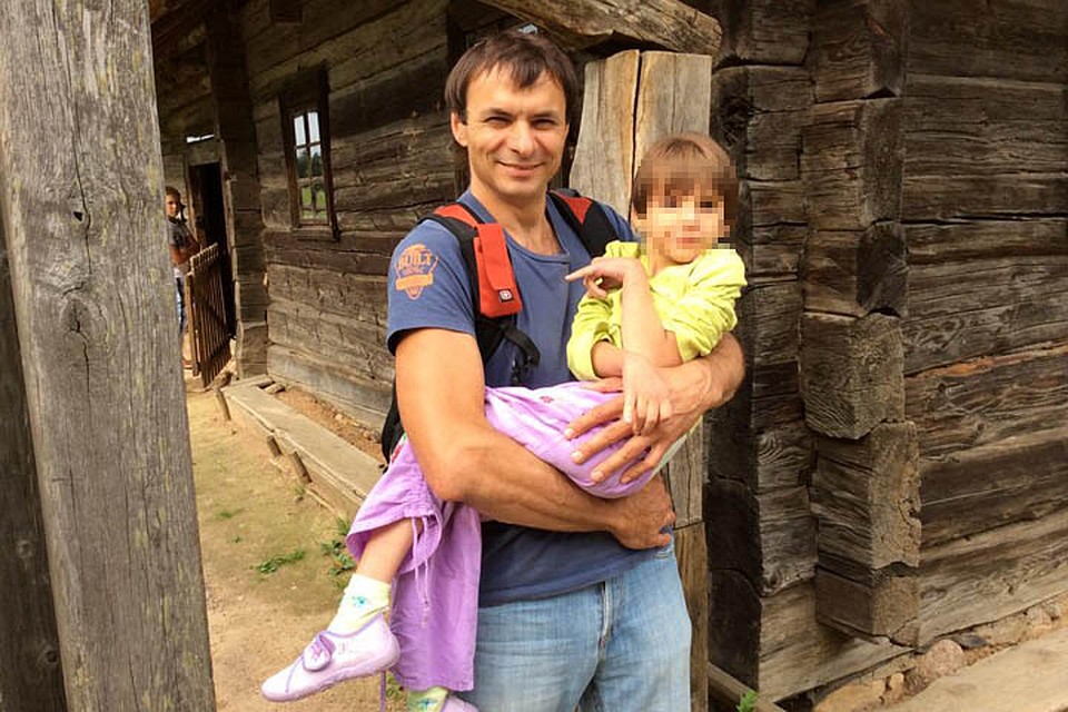 Мужчина не отрицает - сыну доставалось меньше внимания. Фото со страницы Дмитрия в Facebook