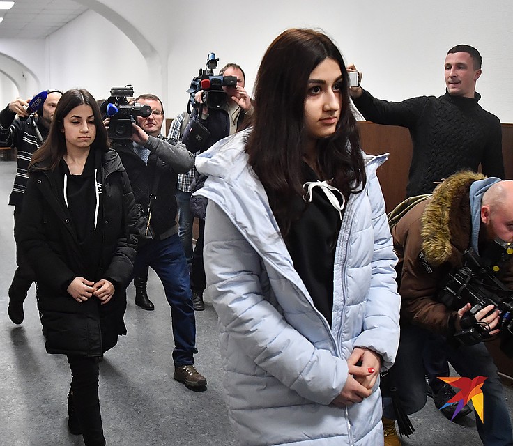 Суд продлил прежнюю меру пресечения сестрам Хачатурян. Фото: Виктор ГУСЕЙНОВ