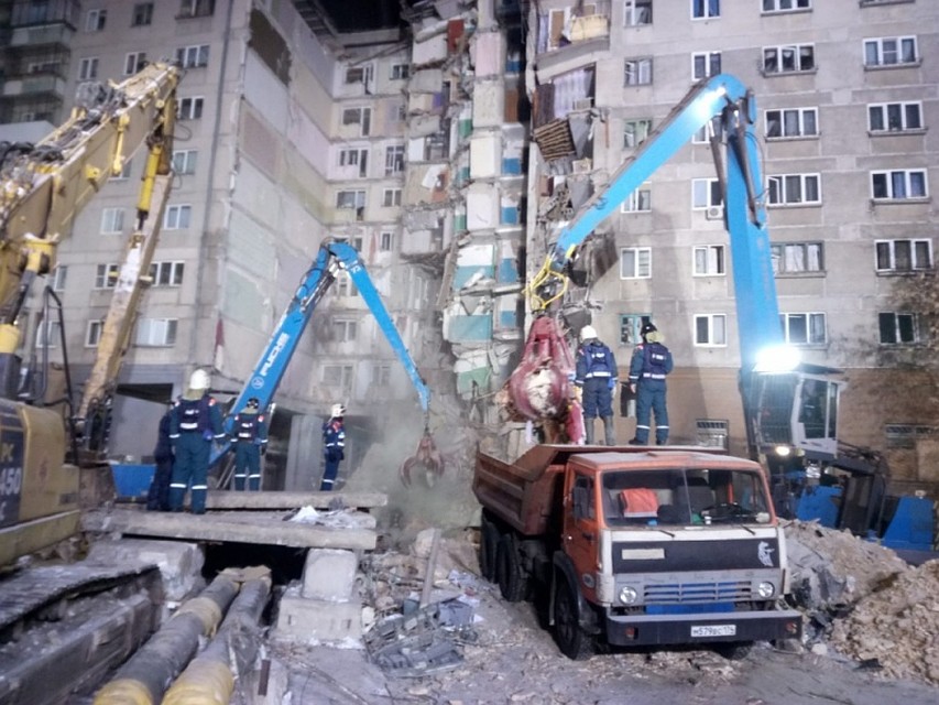 Спасатели разгребали завалы четверо суток. Фото: МЧС
