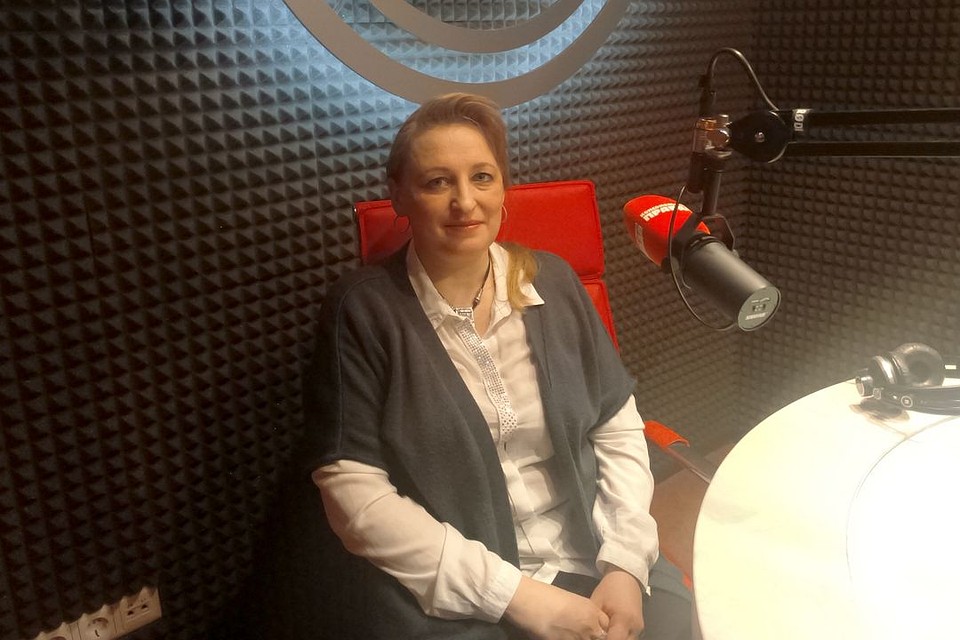 Лариса Лопатина вместе с другими родителями потребовала объяснений от школы. Фото: Вадим АЛЕКСЕЕВ