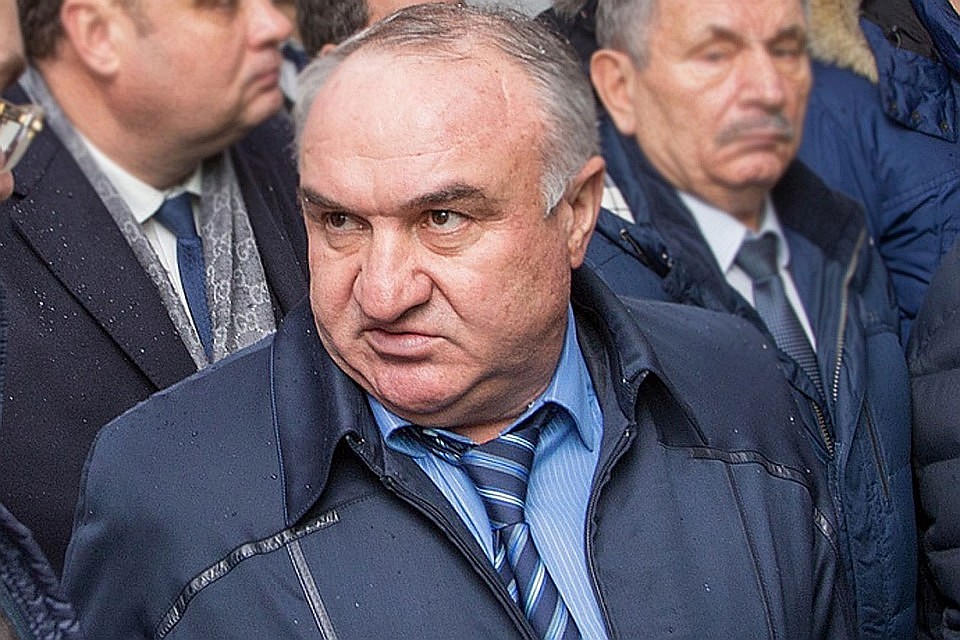 Также задержанный советник главы «Газпром межрегионгаза» Рауль Арашуков, отец арестованного сенатора Рауфа Арашукова. Фото: Ставрополькрайгаз