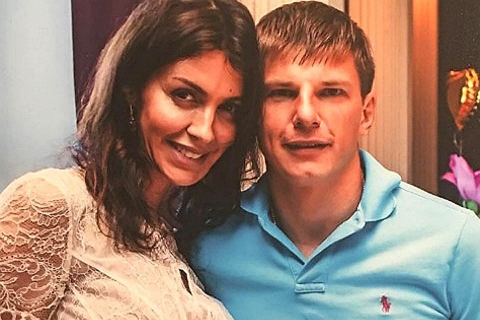 Развод Аршавина с Казьминой пока идет по той же схеме, что с Барановской. Фото: СОЦСЕТИ