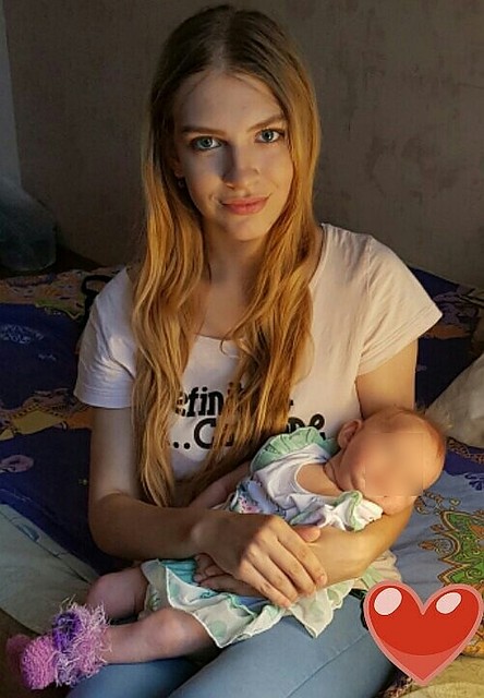 18-летняя Лада с малышкой. Фото: архив Лады Королевой.
