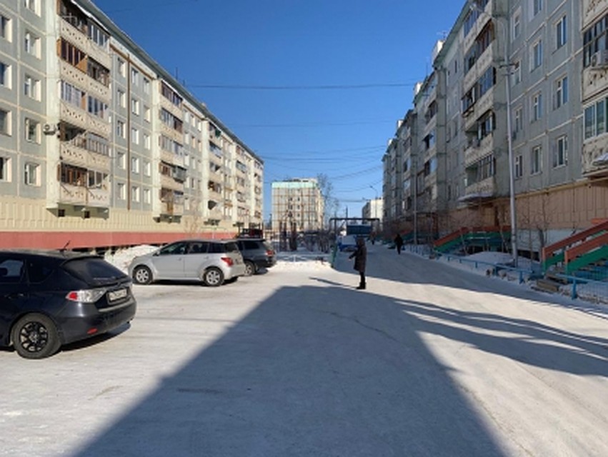 В этом дворе ночью 17 марта произошло нападение на жительницу Якутска.