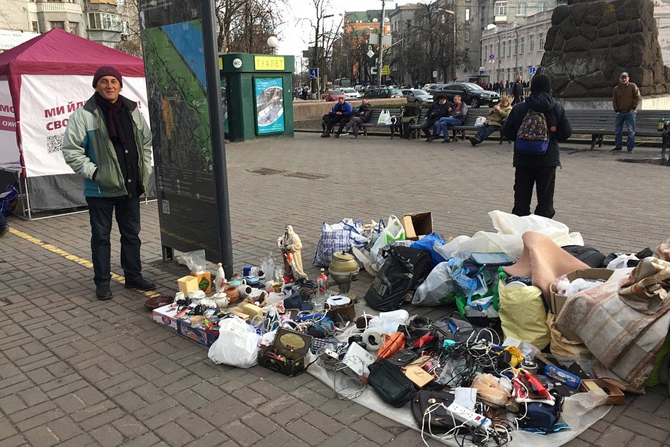 Так колоритно, будто вернулись во времена распада СССР. Фото: Анастасия МАТВЕЕВА
