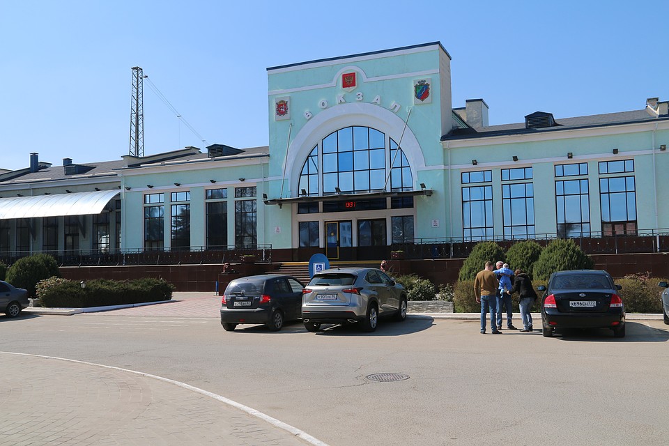 У таксистов, которые возят людей на Украину из Джанкоя, клиентов больше не стало Фото: Анастасия ЖУКОВА
