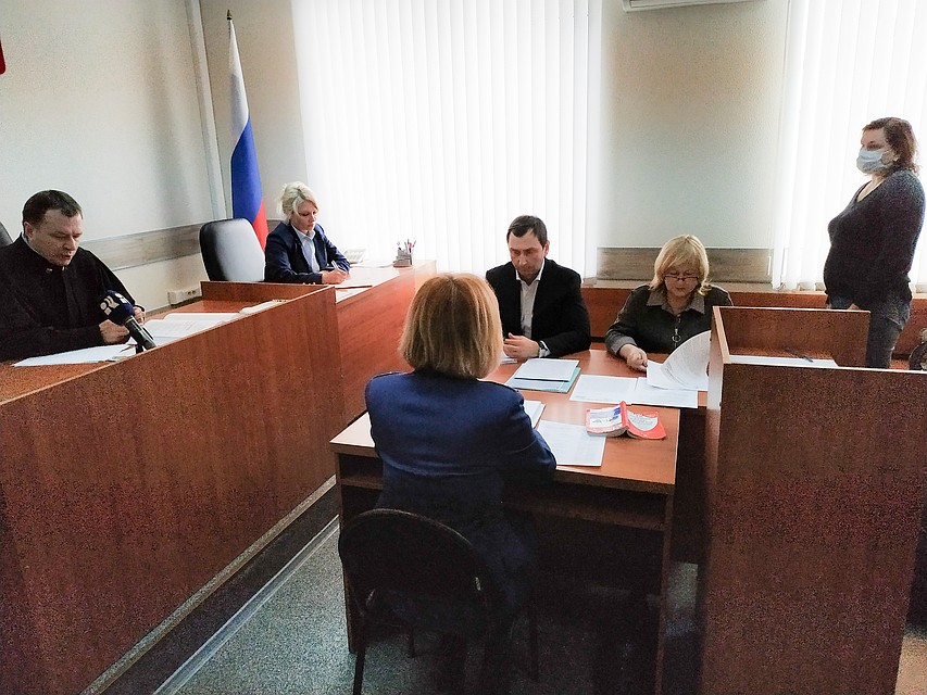 Судья взял паузу до утра. Фото: Николай ОБЕРЕМЧЕНКО