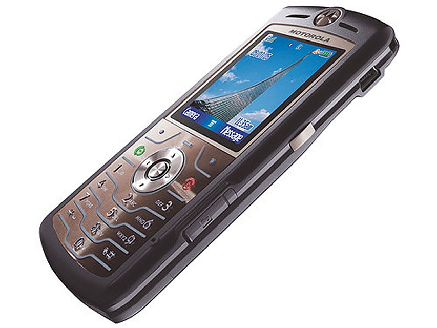 У Motorola SLVR L7 была камера с 4-x кратным зумом