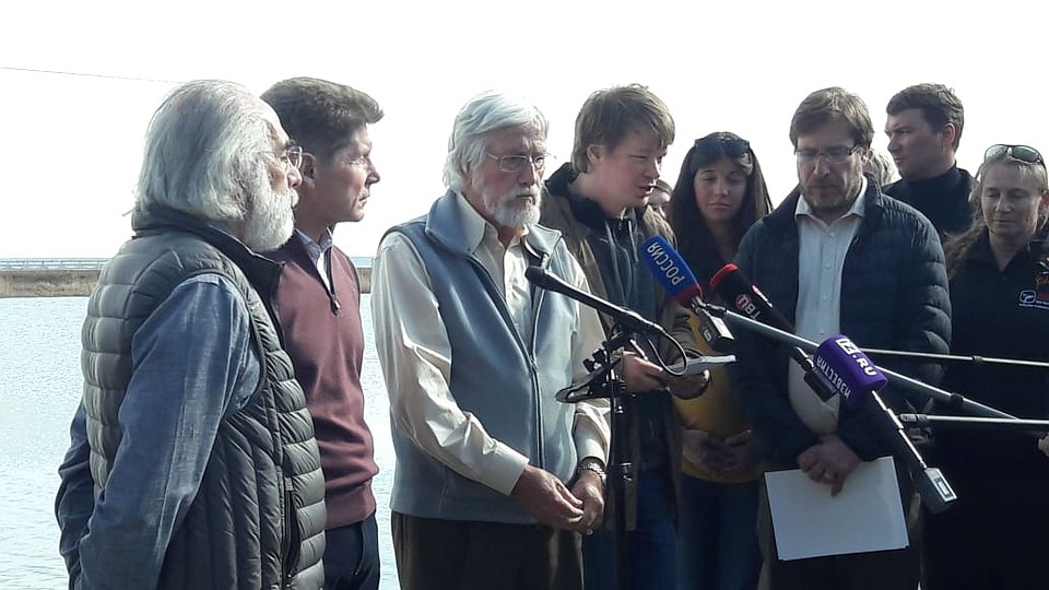 Сегодня Олег Кожемяко и Жан-Мишель Кусто провели небольшую пресс-конференцию Фото: Оксана КИСЕЛЁВА