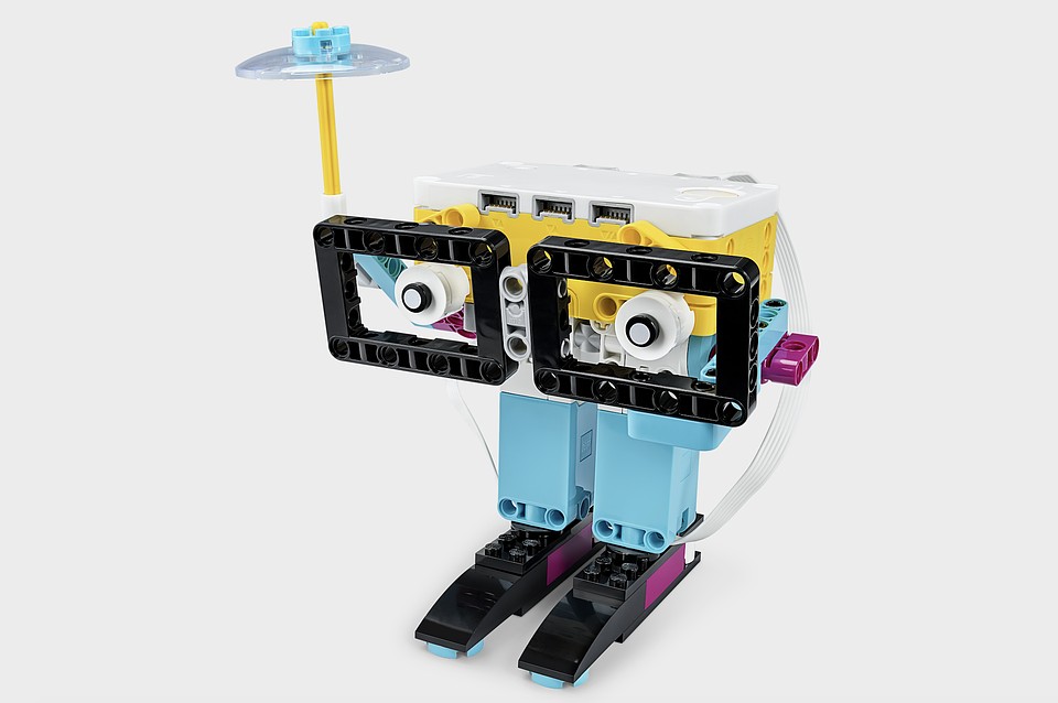 С наборами LEGO Education SPIKE Prime учиться весело и познавательно. Фото: LEGO.