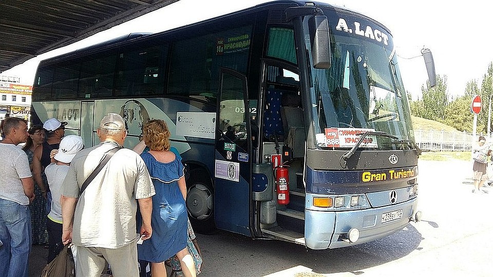Стоимость билетов на автобусы зависит от направления. Фото: Анастасия КУРДЮКОВА