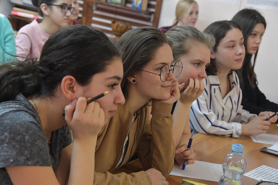 Слушатели были довольны и простили диктатору невыговоренные буквы Фото: Владимир ВЕЛЕНГУРИН