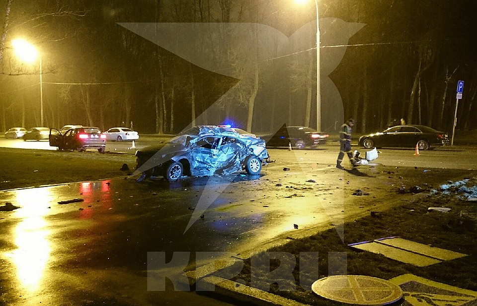 На месте страшного ДТП. Фото предоставлено "Комсомольской правде" очевидцем