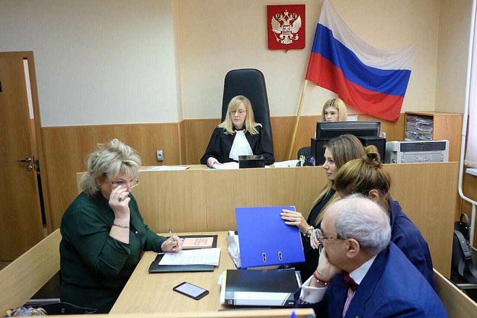 Рассказать о жизни с Аршавиным его жена не смогла - ребенок заплакал и процесс продолжился только при участии адвокатов. Фото: Артем КИЛЬКИН
