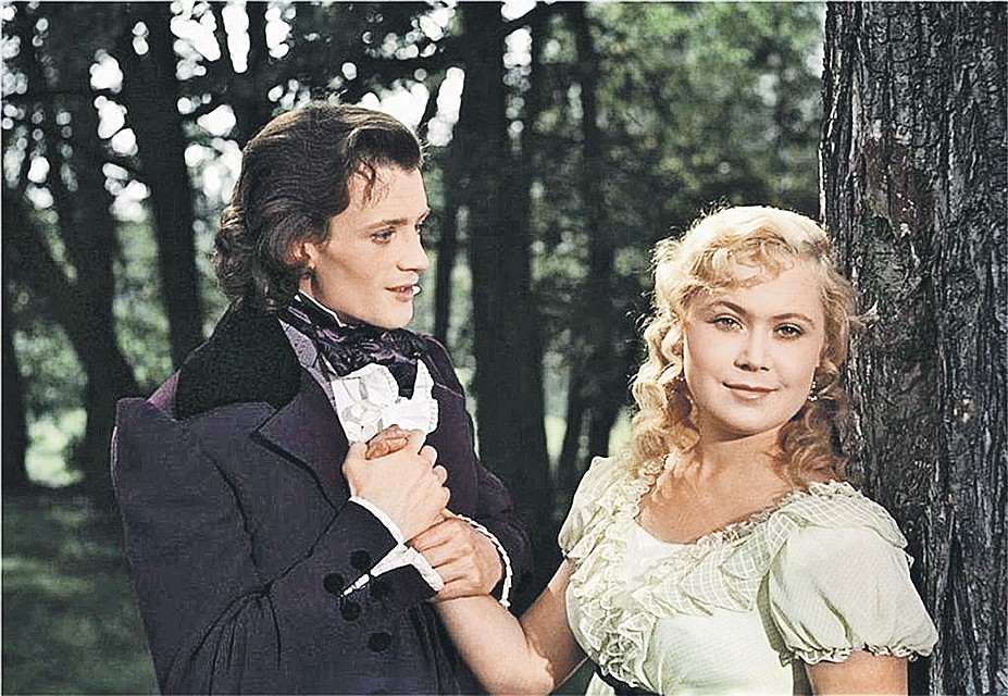 В фильме-опере «Евгений Онегин» (1958) круглолицая Светлана сыграла Ольгу Ларину. Правда, пели за артистов звезды Большого театра. Фото: Кадр из фильма