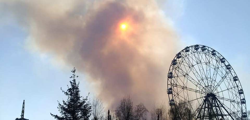 В Хабаровске снова загорелись дачные острова на левом берегу Амура Фото: Мария ИГНАТЬЕВА
