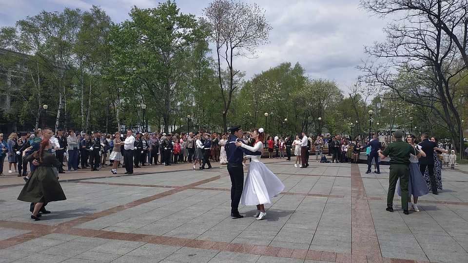 Майский вальс (Весна 45 года) Фото: Милана СОКОЛ