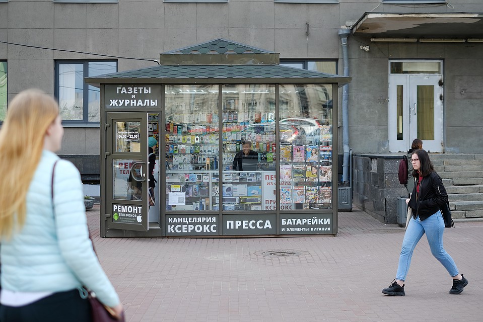 Много свежей прессы мы нашли как раз там, где ею можно уже и не торговать. Фото: Артем КИЛЬКИН